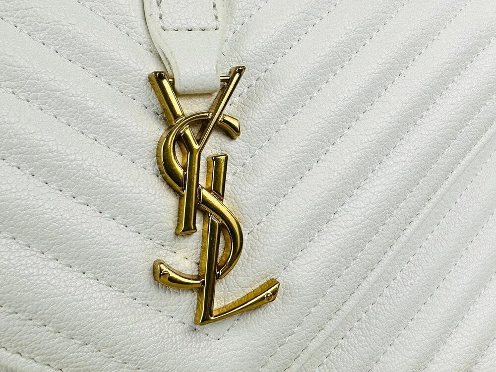 Yves Saint Laurent Medium Crema Handbag with Chevron Calfskin and Gold Chain - Picture 3 of 6